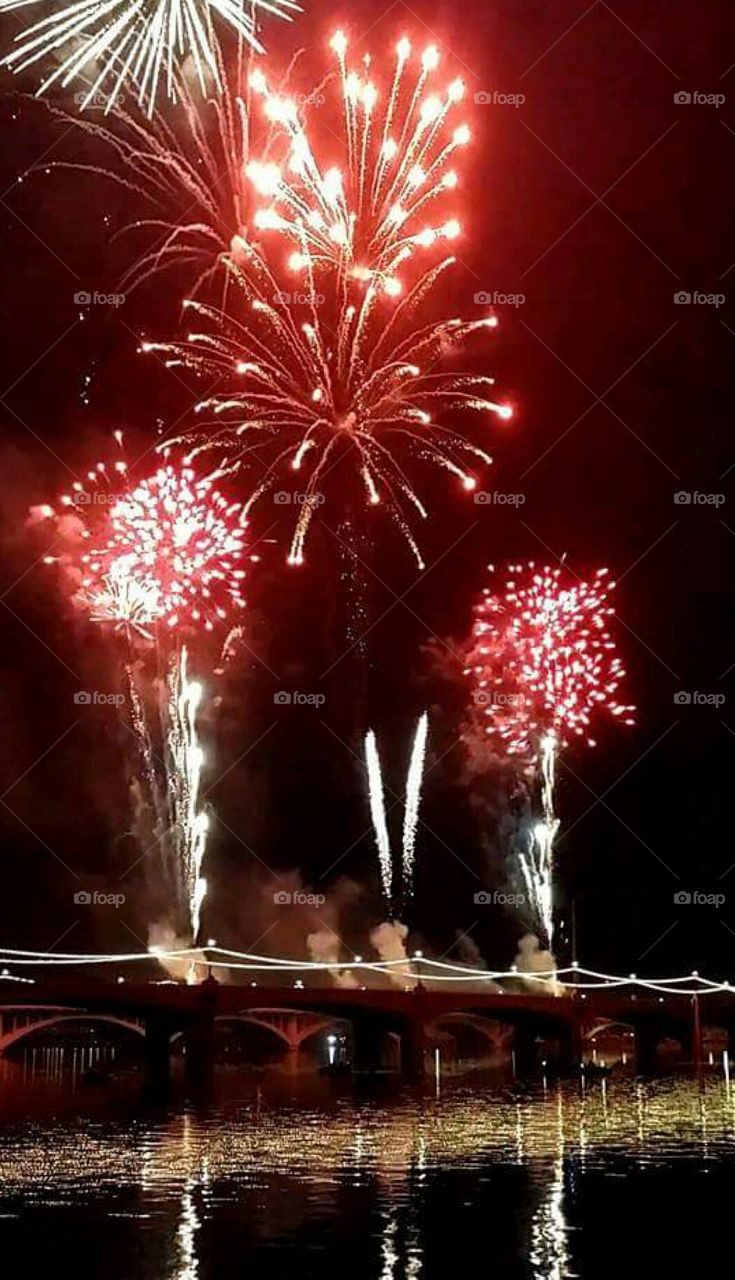 Tempe, AZ Famous Fireworks. Celebrating July 4th at it's best at Tempe Townlake, AZ