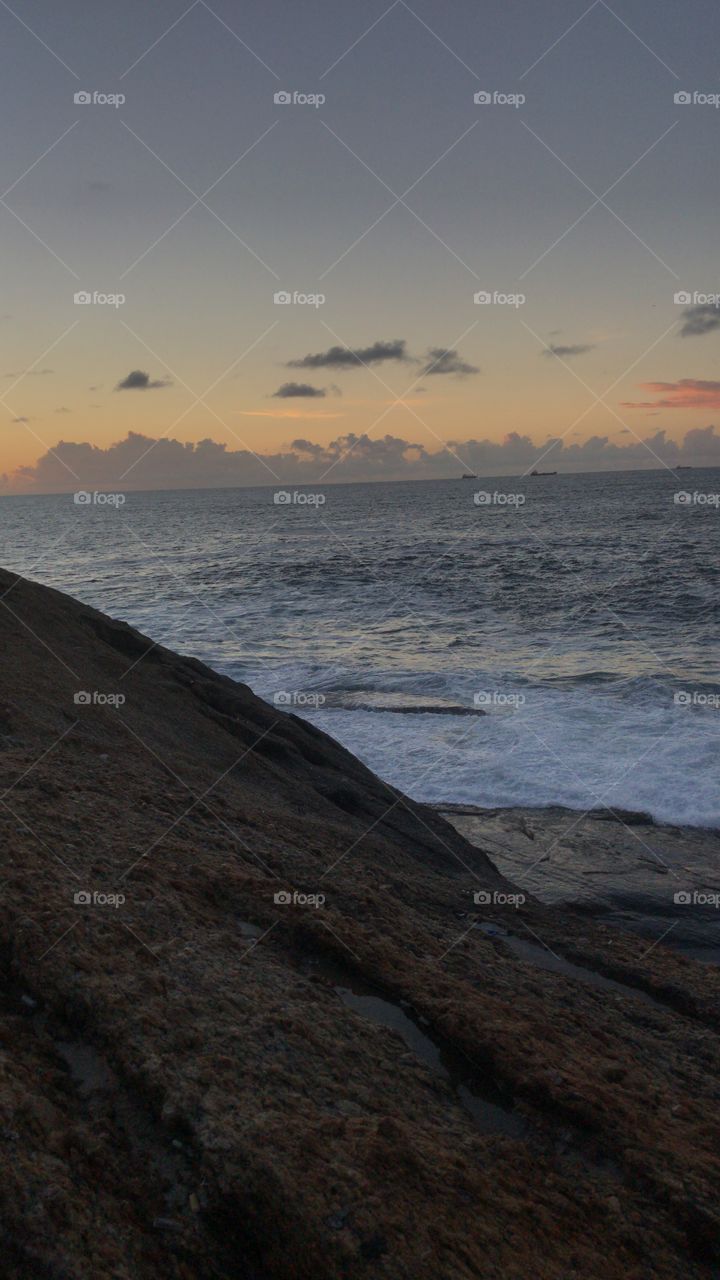 Pedra do arpoador Rio de Janeiro, lugar pra amanhecer e vê o sol. 