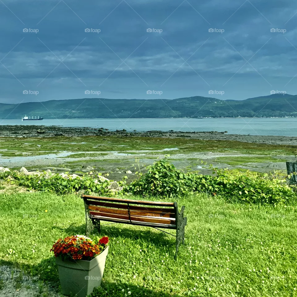 Beautiful view of Charlevoix from l’Isle-aux-Coudres, Quebec, Canada 🍁