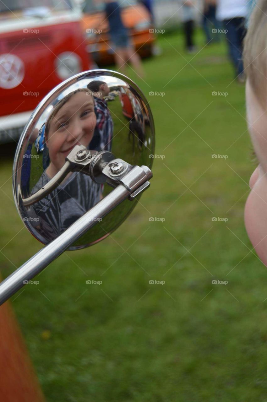 volkswagen mirror reflection