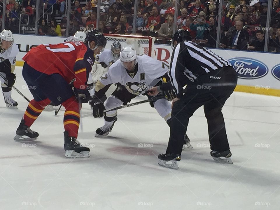 Hockey face off 