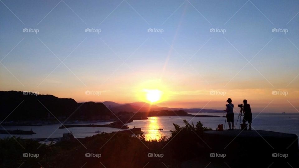 Shooting sunset.🌅