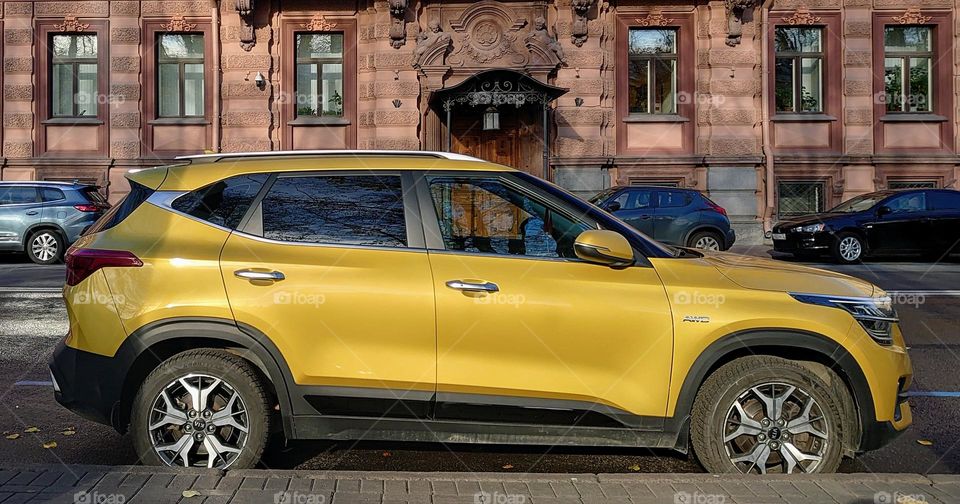 Yellow car in City 💛🚘 💛