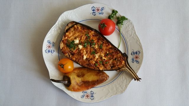Stuffed eggplants