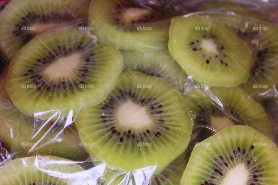 Kiwi in Plastic 2