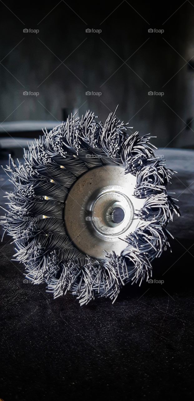 when focusing the object it  shows its beauty