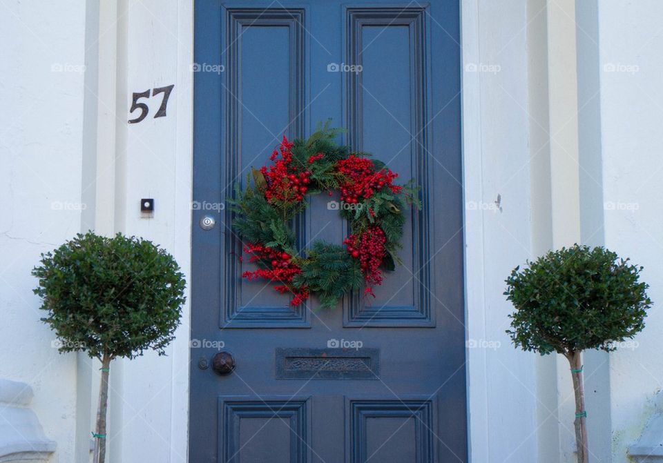 blue christmas door decoration by Petalskull