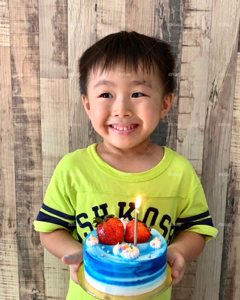 The real side of motherhood is seeing happy faces on the child 