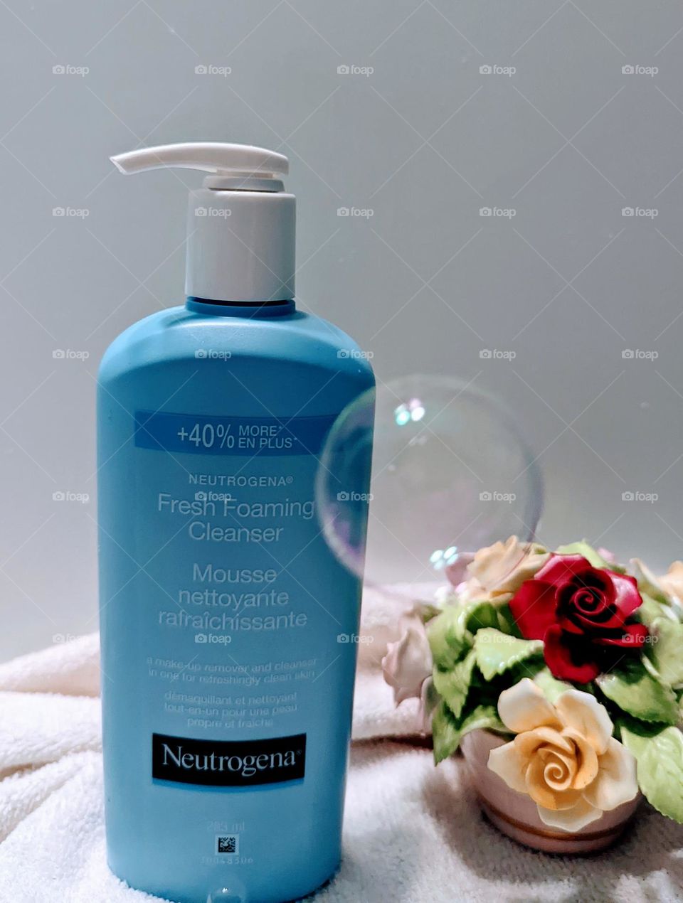 Neutrogena face wash