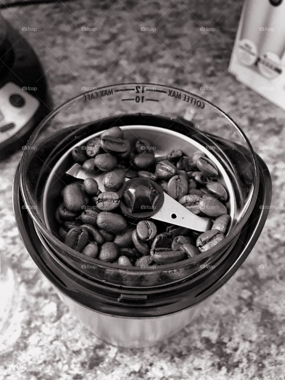 “Café” #CoffeeBeans #BlackandWhite #Strong #Cafecito #GetIt