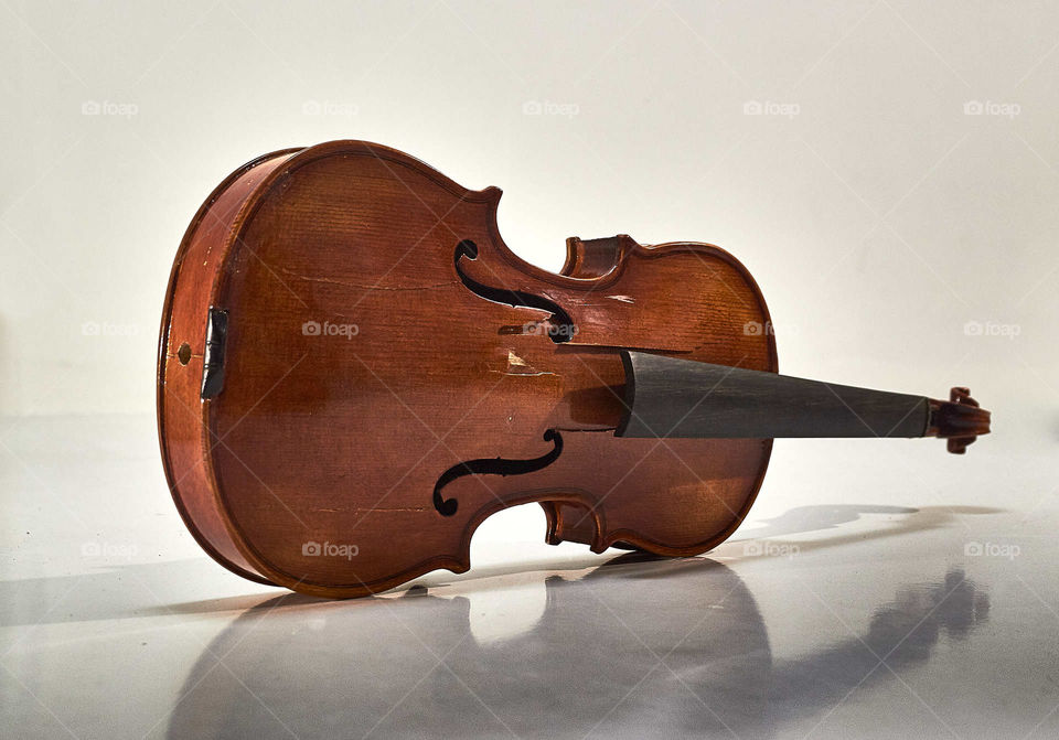 Wrecked old violin