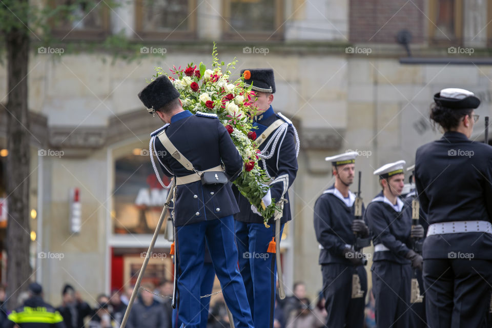 Halimah Yacob And Mohamed Abdullah Alhabshee Giving Flowers For Remembering The Dead At The Dam Square Amsterdam The Netherlands 21-11-2018