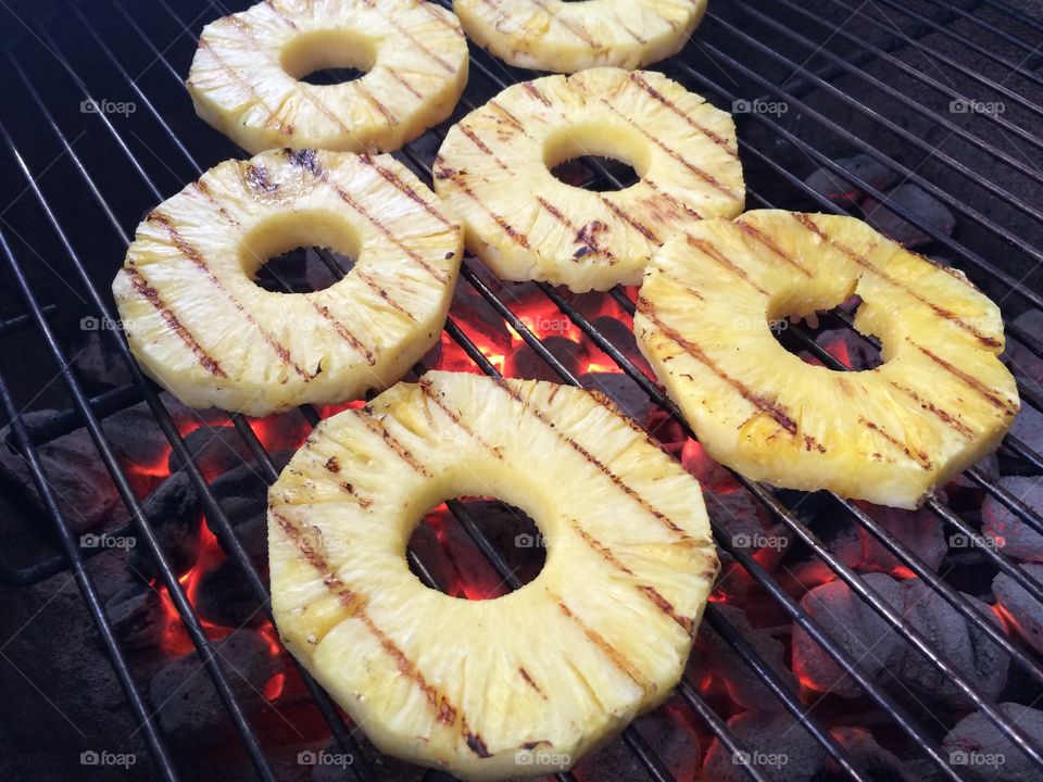 Grilled pineapple
