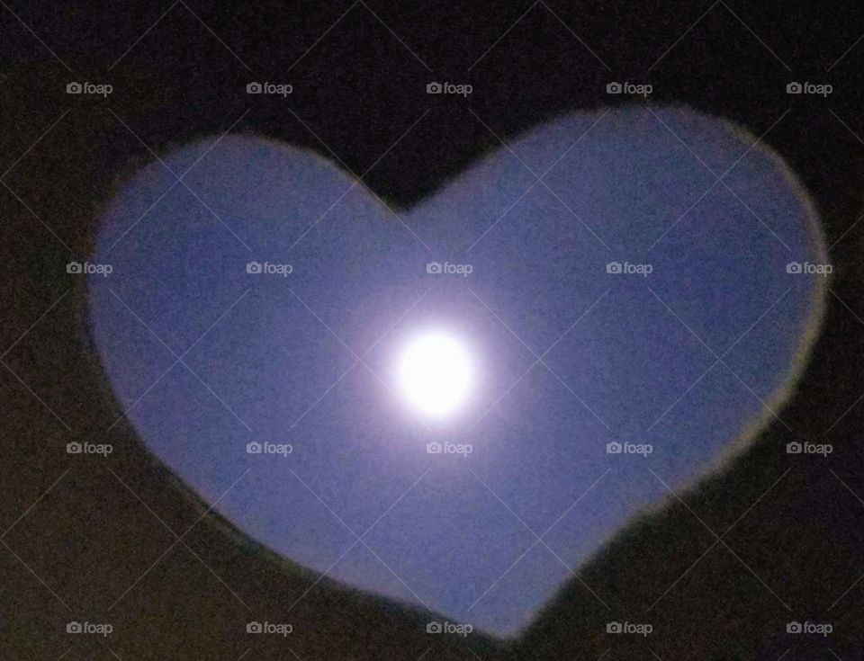 Sunrises, sunsets and the Moon: "The Moon represents my heart" is a famous & great song, its meaning became a beautiful photo. how do you think?