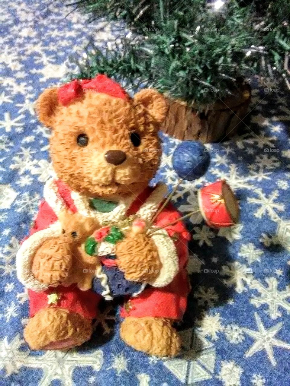 Christmas Bear
please help me and buy one of my pictures to pay for my sister medicine