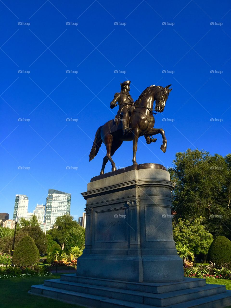 Washington statue 