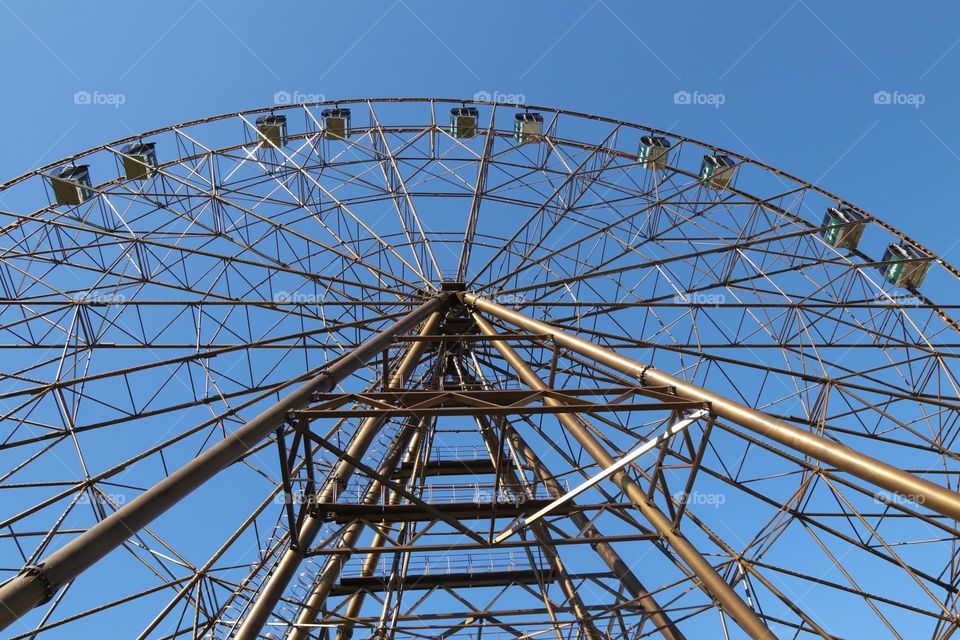 ferris wheel bottom view