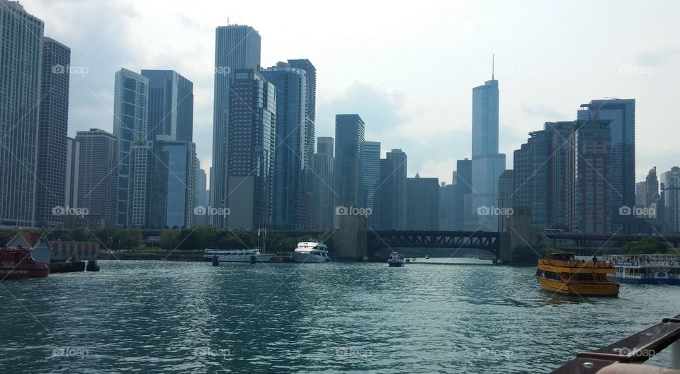 architecture buildings tour Chicago City view from the river