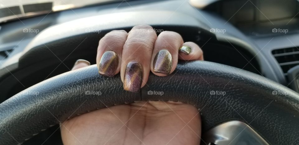 Cat-eye copper manicure