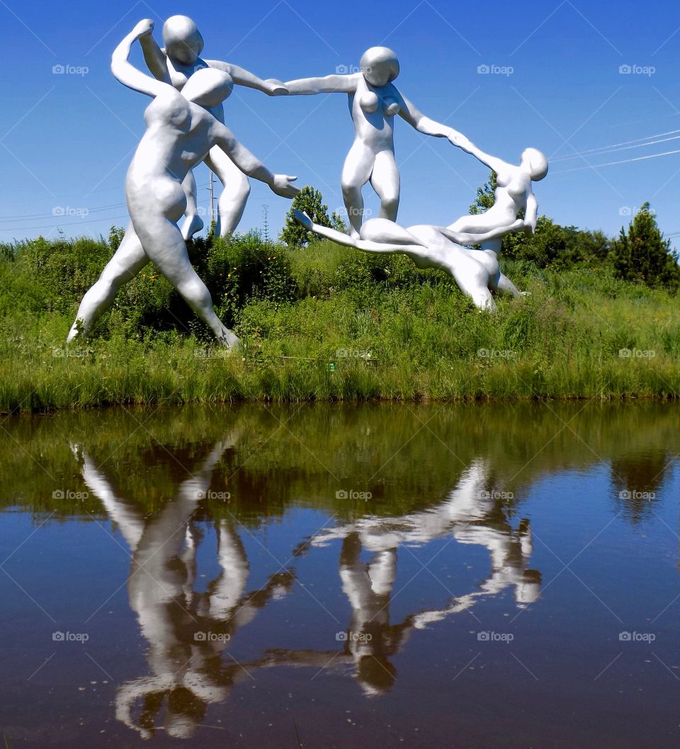 sculpture with reflection