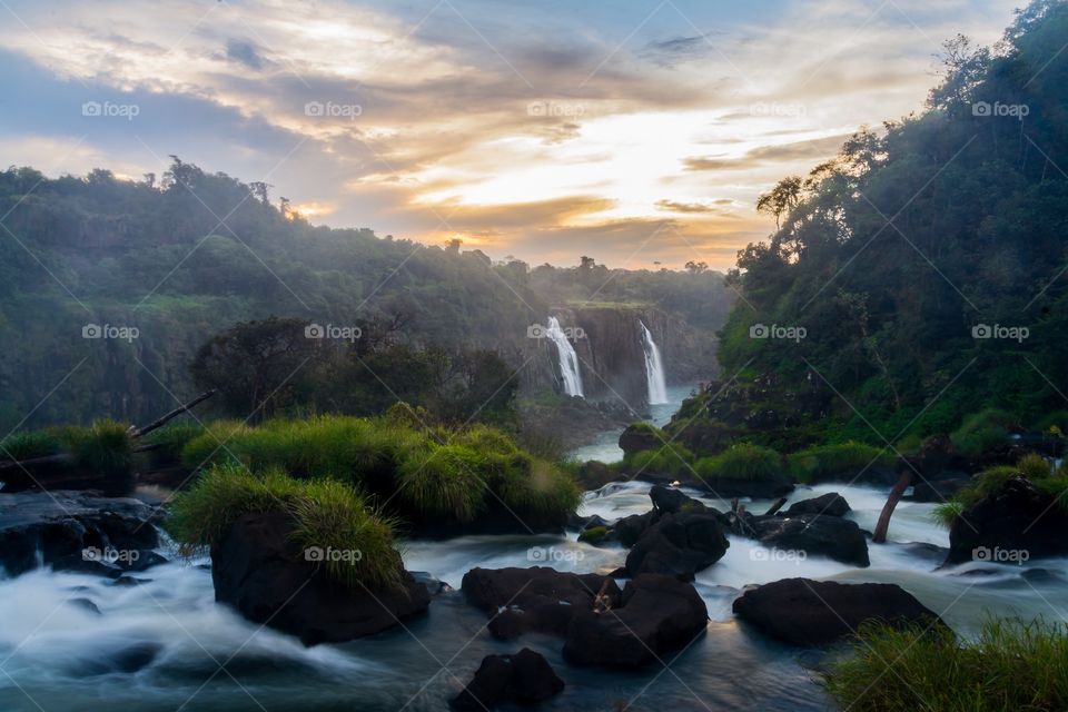 Iguassu Falls... a huge waterfall between Brazil and Argentina 