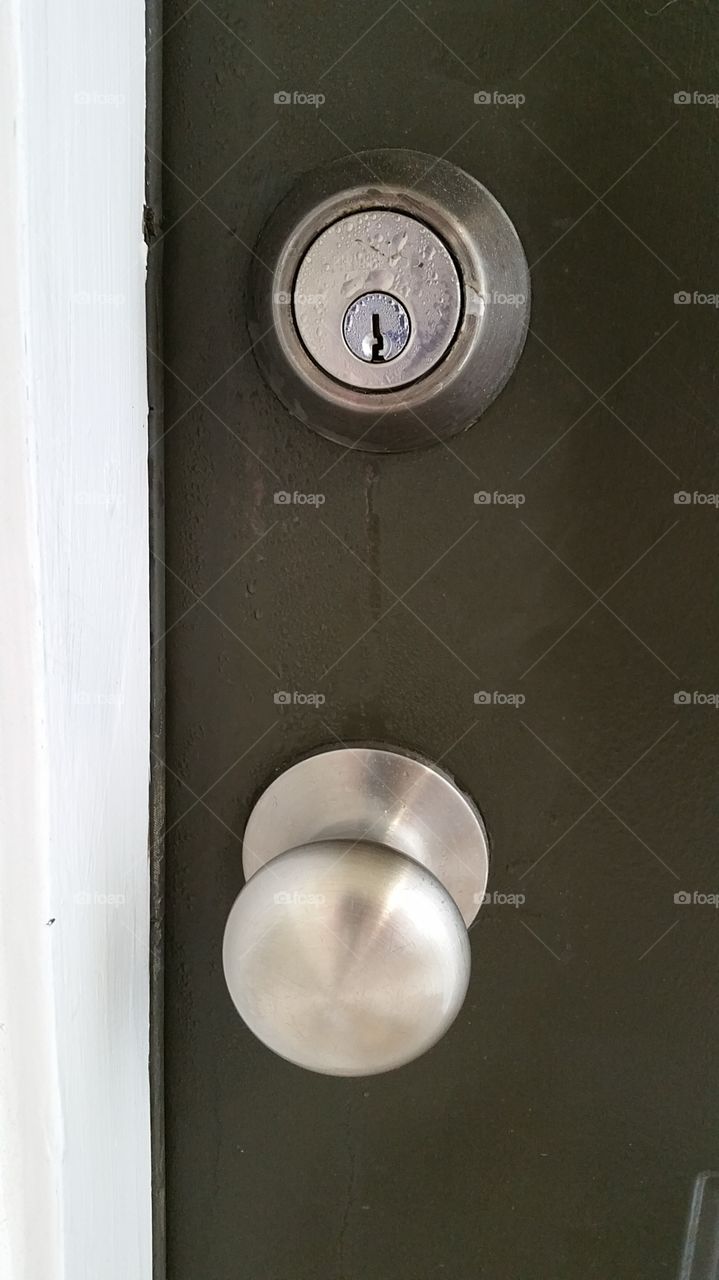 Signs of Humidity on the Deadbolt.