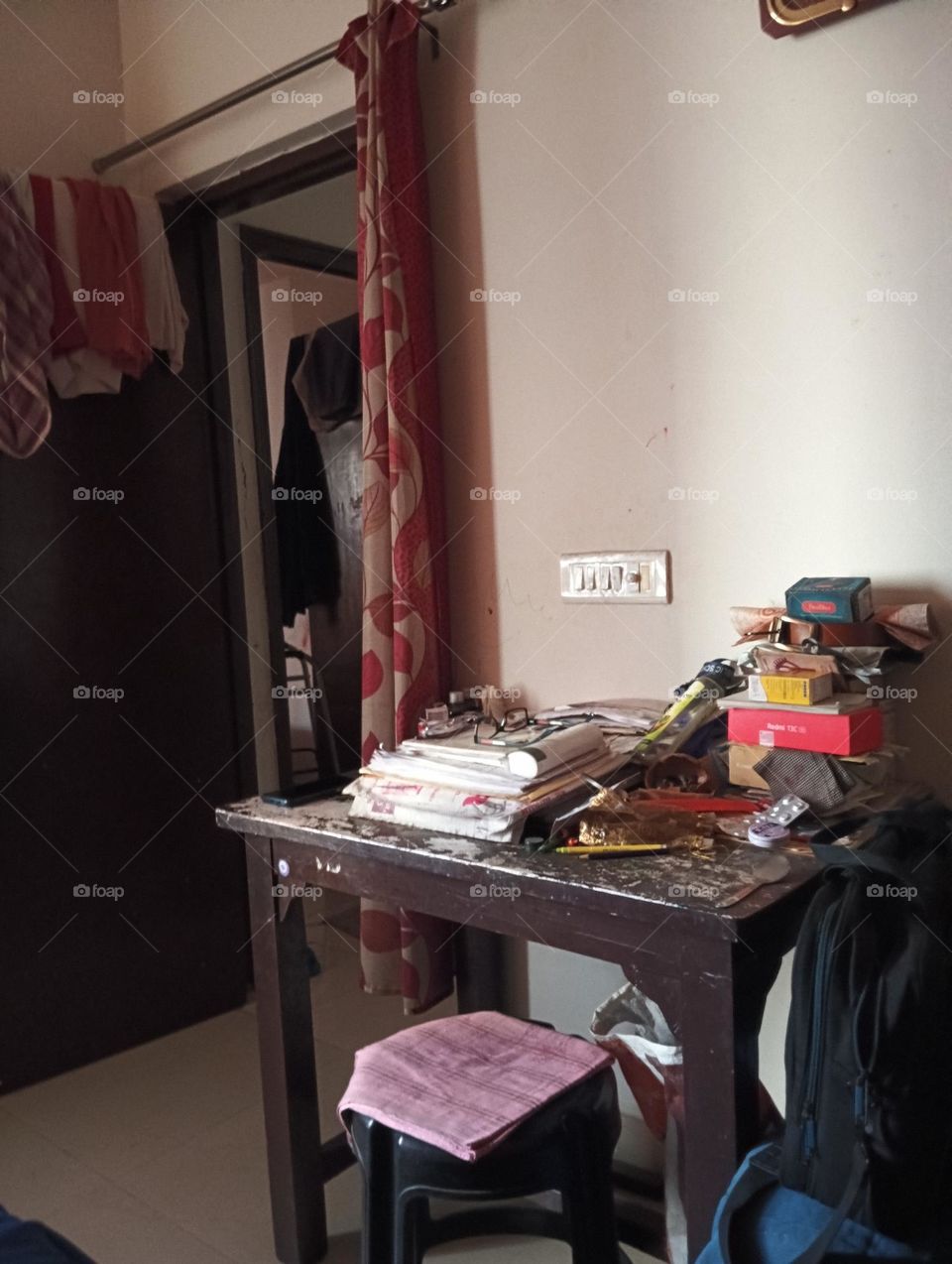 Hoch poch study table