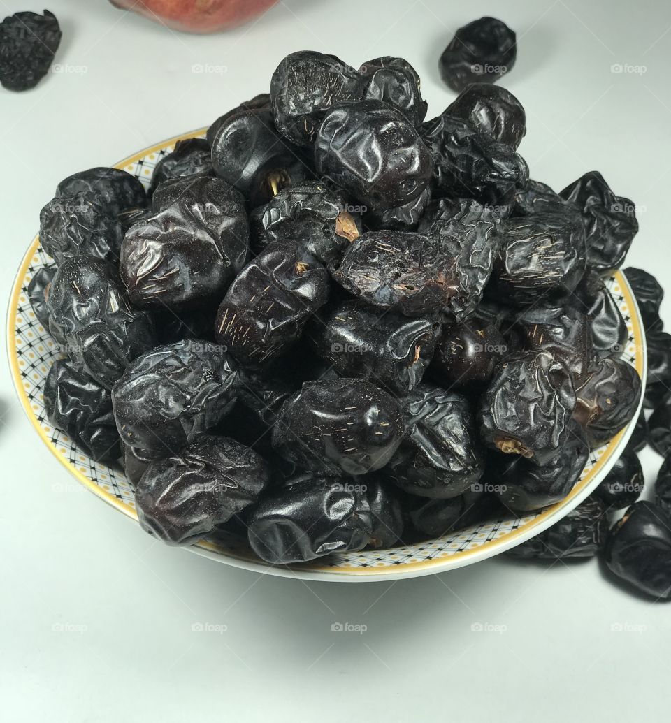 a lots Dates from Paradise Ajwa dates are a soft, luscious and fruity date variety, with a fine texture, from Saudi Arabia. 