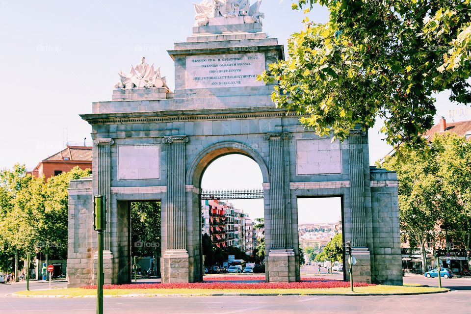 Monument as an arch