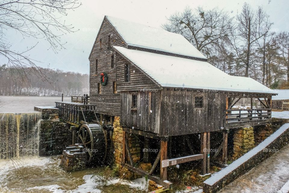 Historic Yates Mill County Park is a must-see relic in Raleigh, North Carolina. It is the only operable gristmill left in Wake County. 