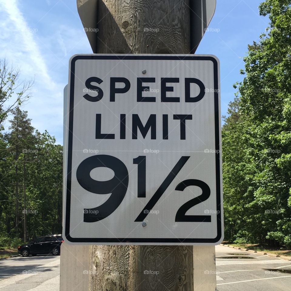 Awkward speed limit sign