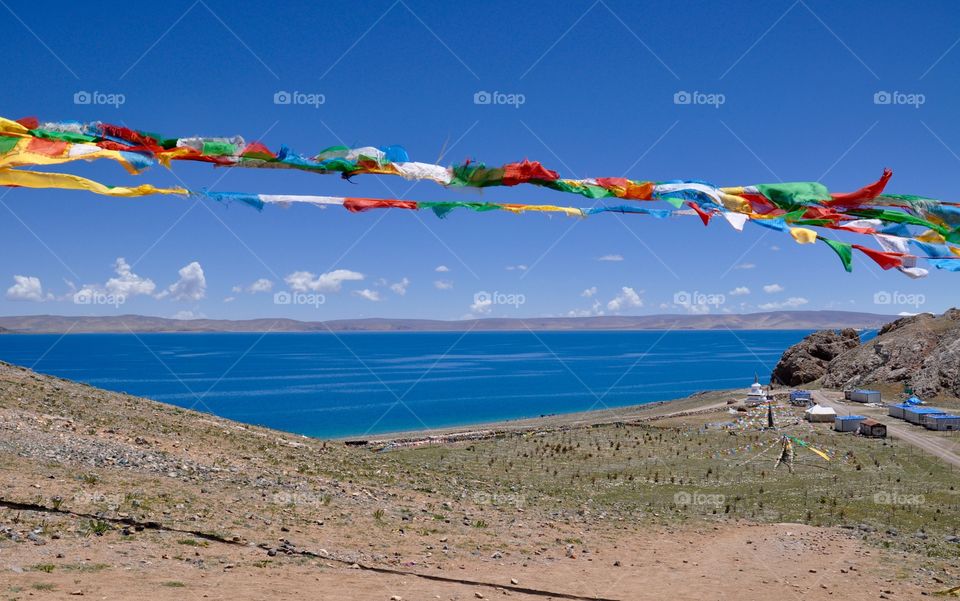 Tibetan lake view 