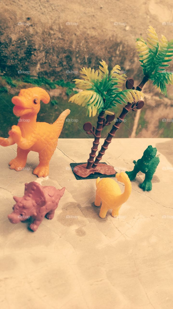 toy photo_dino and friend in happy