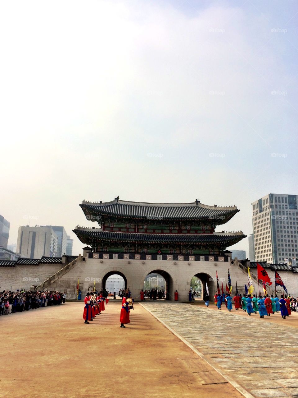 changing of the guard, in the Temple of the King, in seoul,
