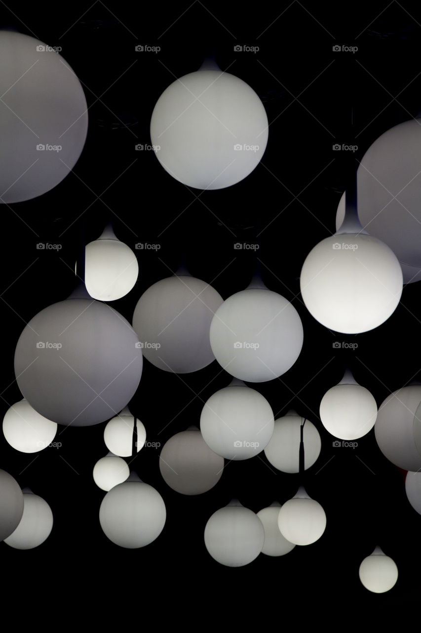 Illuminated hanging light