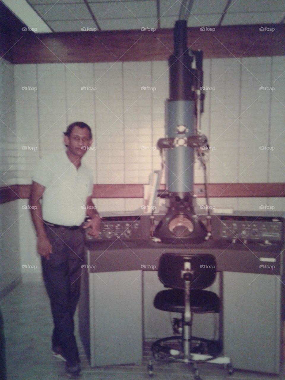 Electronic microscope