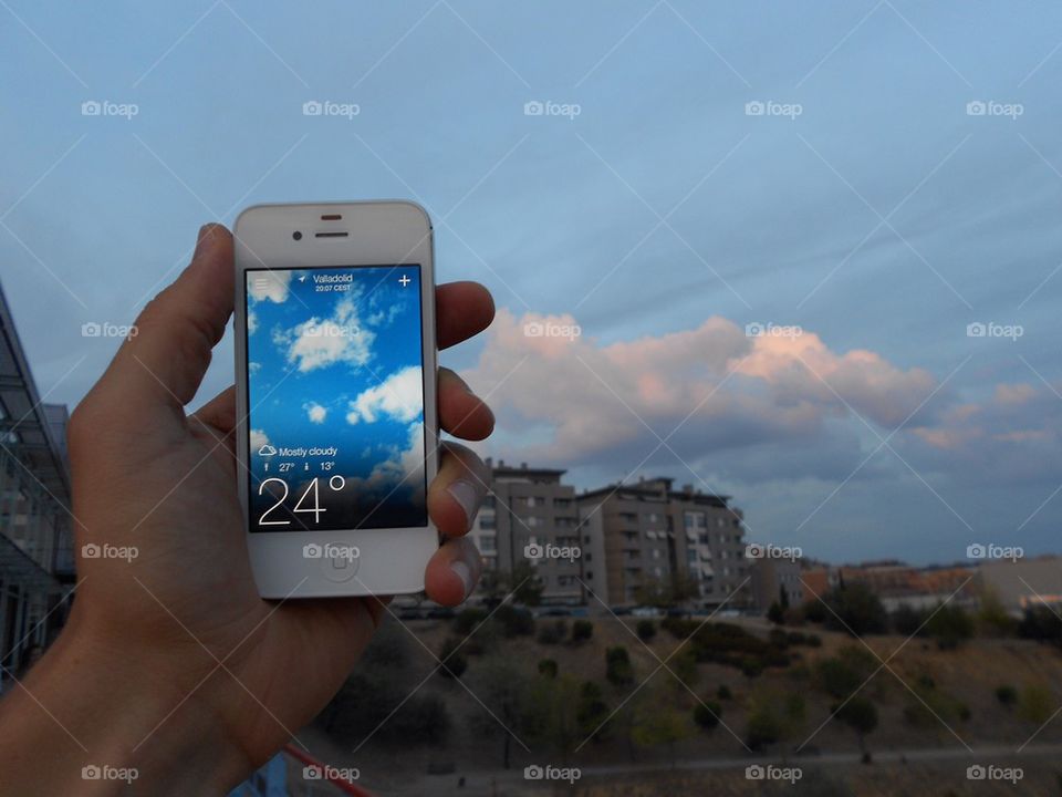weather cloud help smartphone by iDavidHD