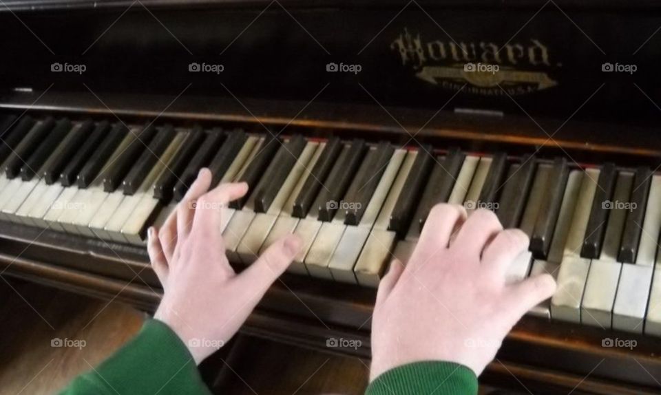 piano hands. piano