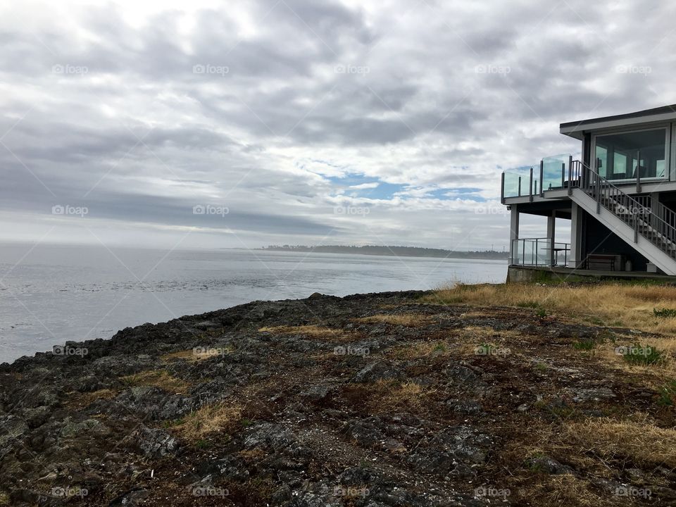 The house by the ocean