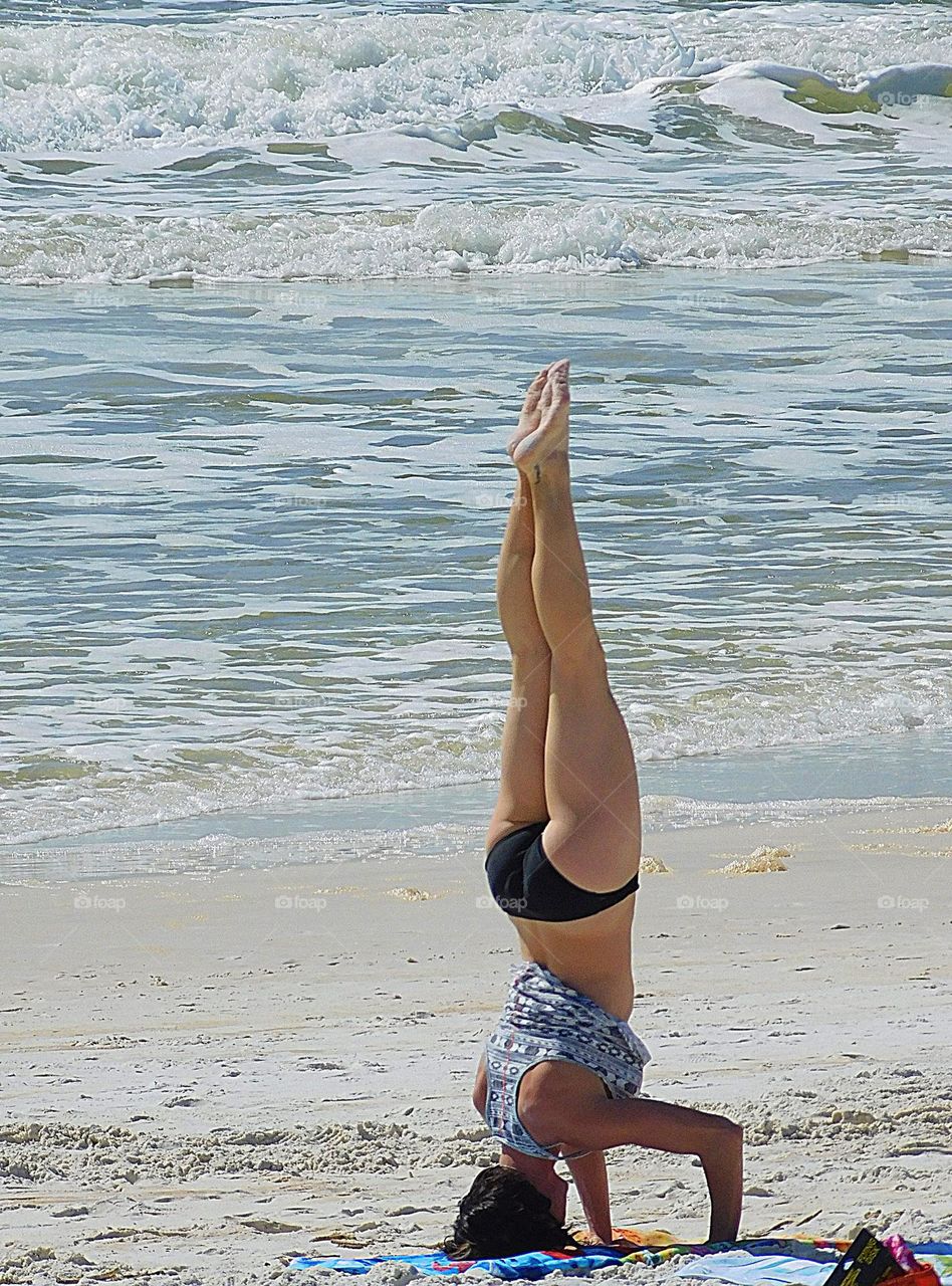 The Stillness Within - There are many health benefits of Sirsasana or Headstand. It relaxes blood flow to the lower extremities improving swelling and venous congestion, releases the adrenal glands and kidneys