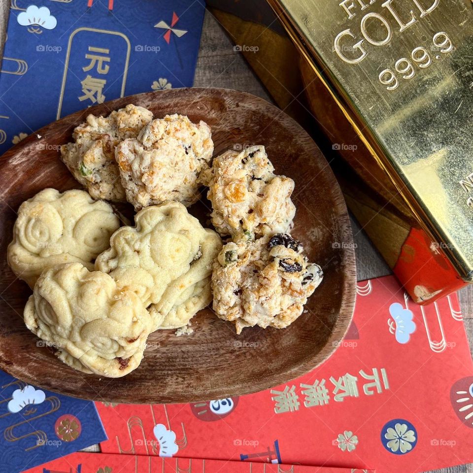 Homebakes Lion head pineapple tarts and fruity cornflakes 