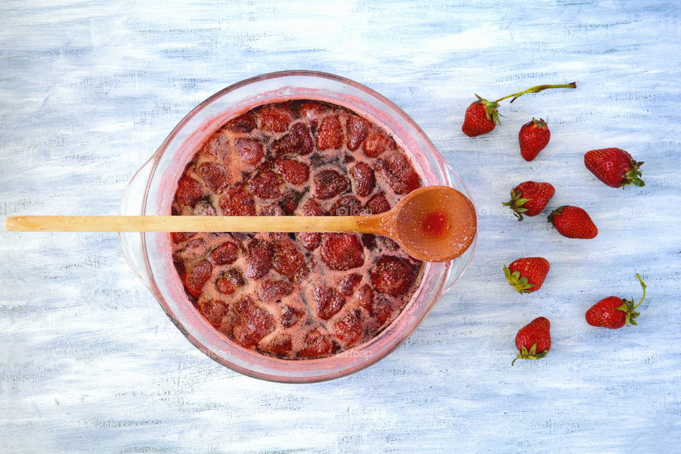 Strawberry jam. Strawberry jam preparing