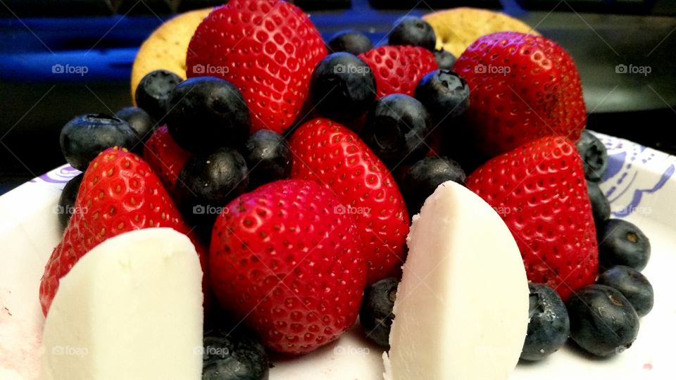 Berries with cheese