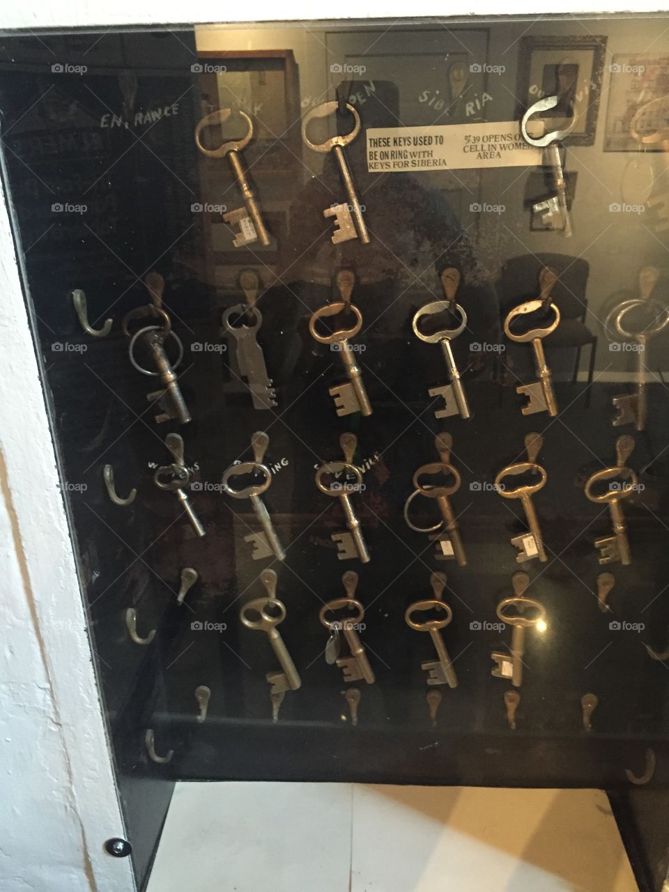 No Person, Room, Business, Offense, Indoors