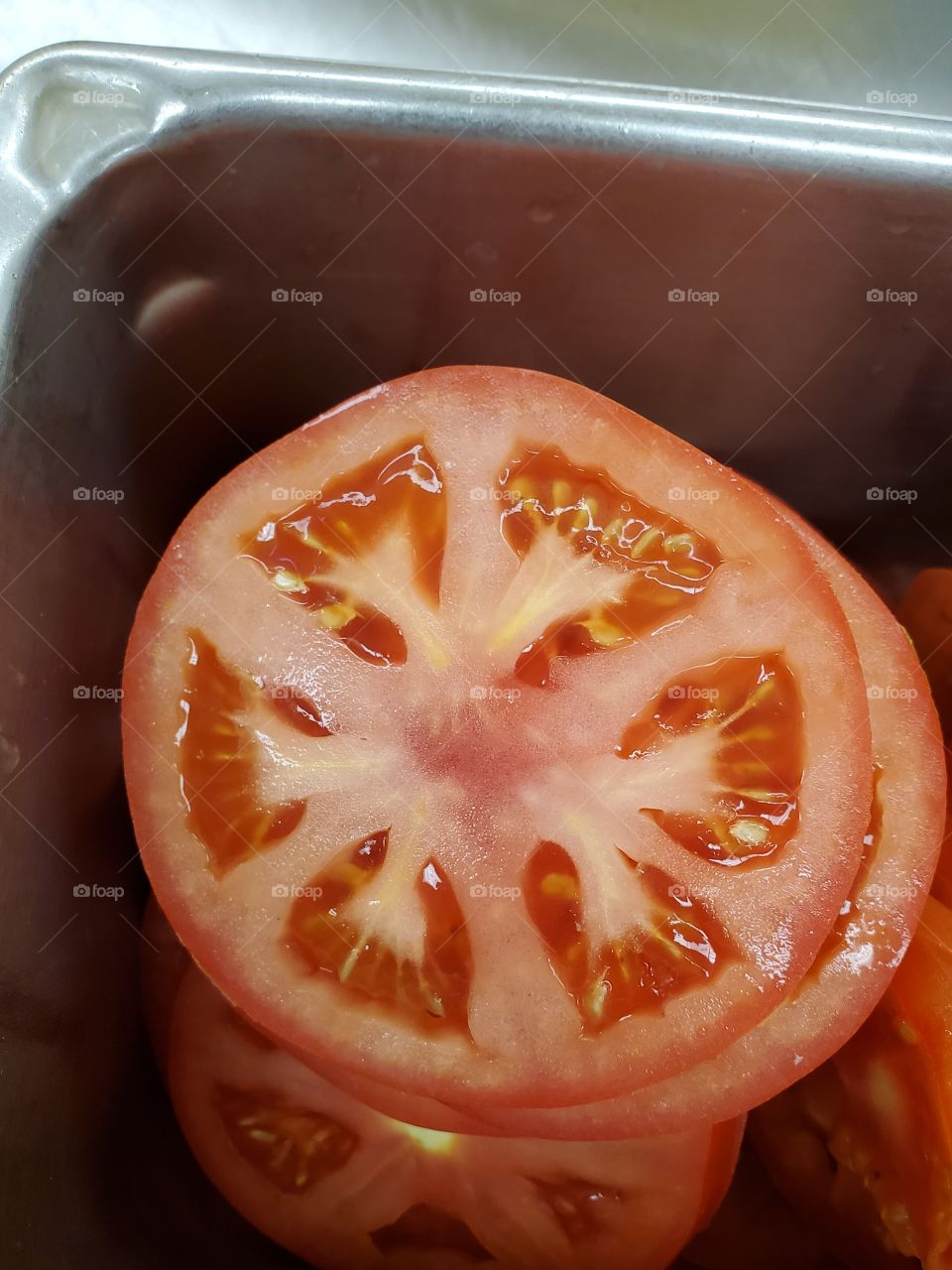 a really nice tomato slice