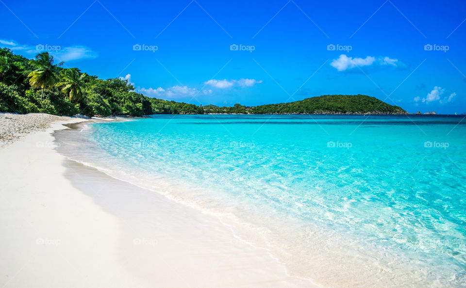 Idyllic Hawksnest beach, Virgin Islands