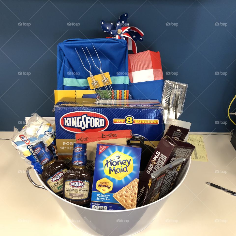 Summertime cookout gift basket 