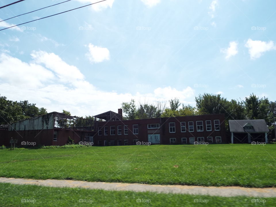old abandon   school house
