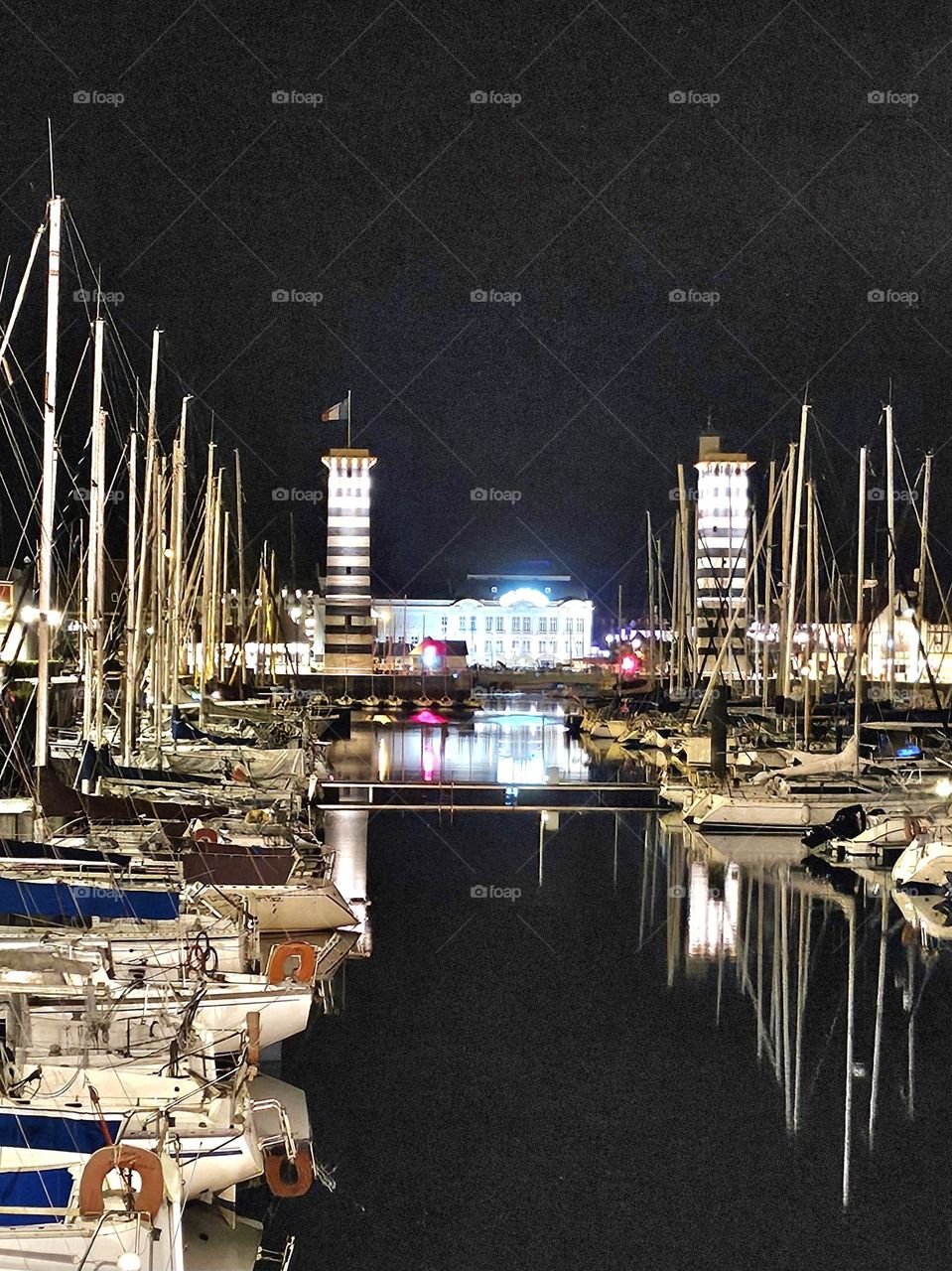 port de Deauville by night