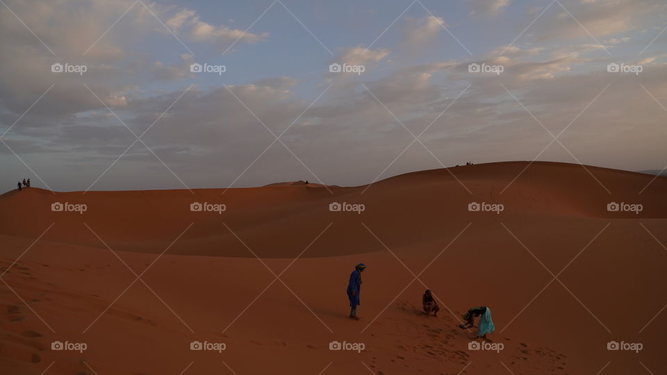 tres desierto nubes